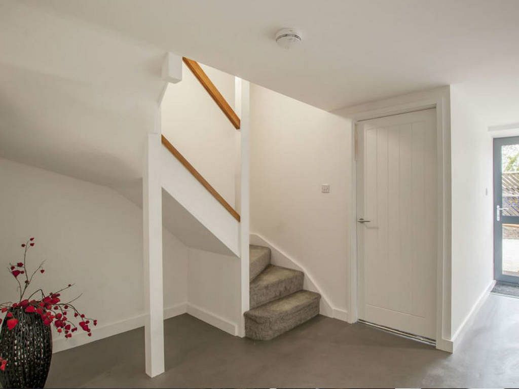 Converted dwelling stair and entrance