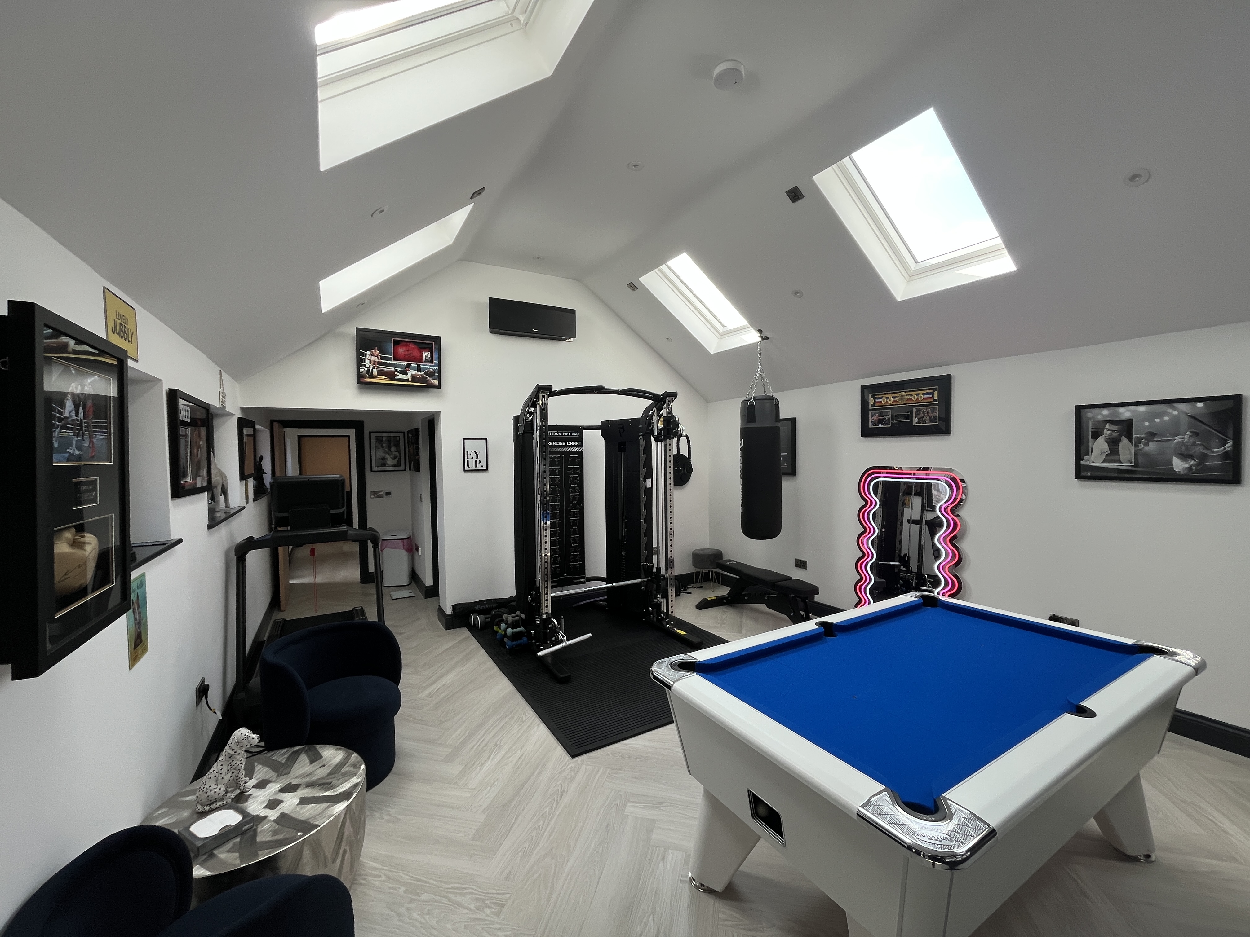Therapy and break-out lounge space