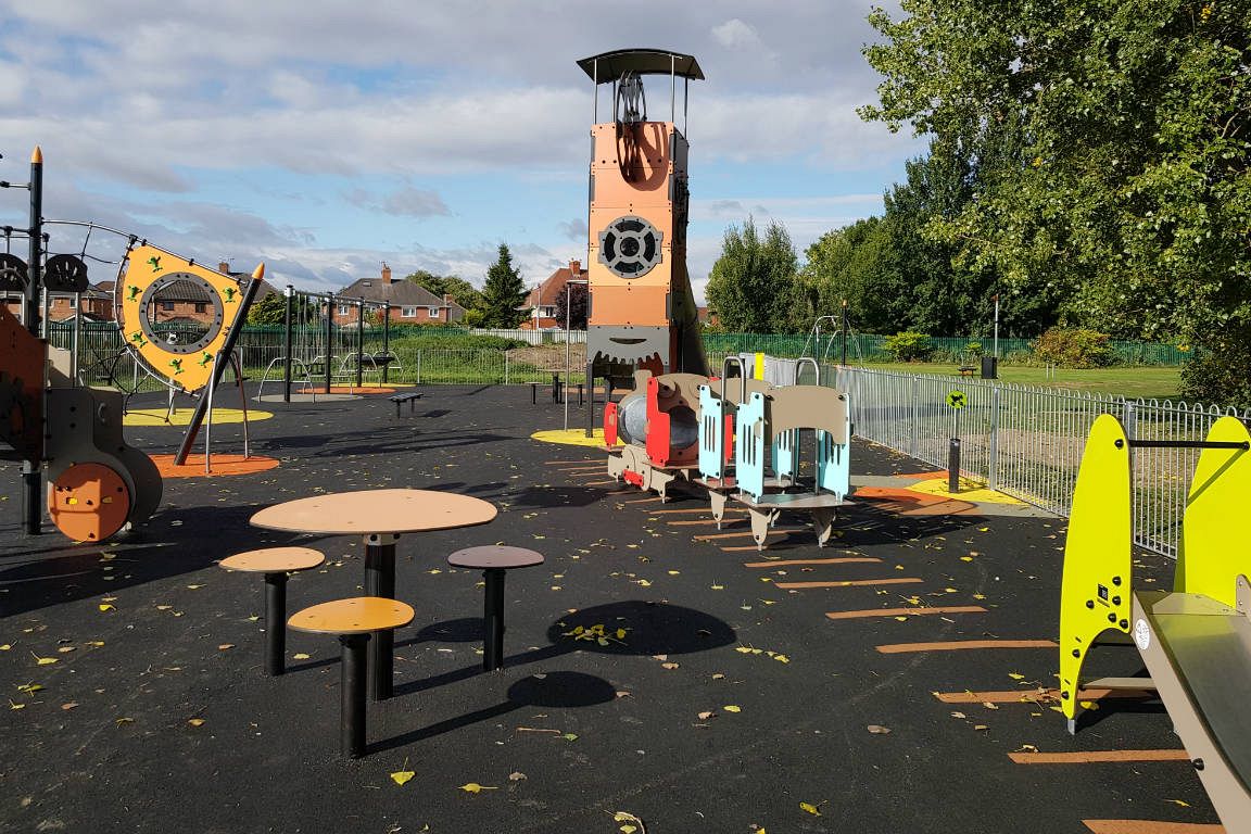 Toddler and junior play equipment