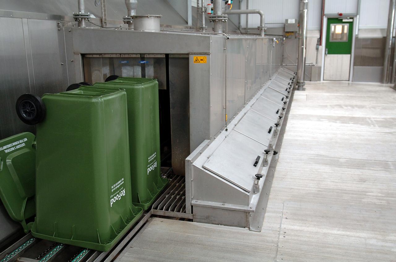 Food waste container washing and reception equipment at ReFood Dagenham