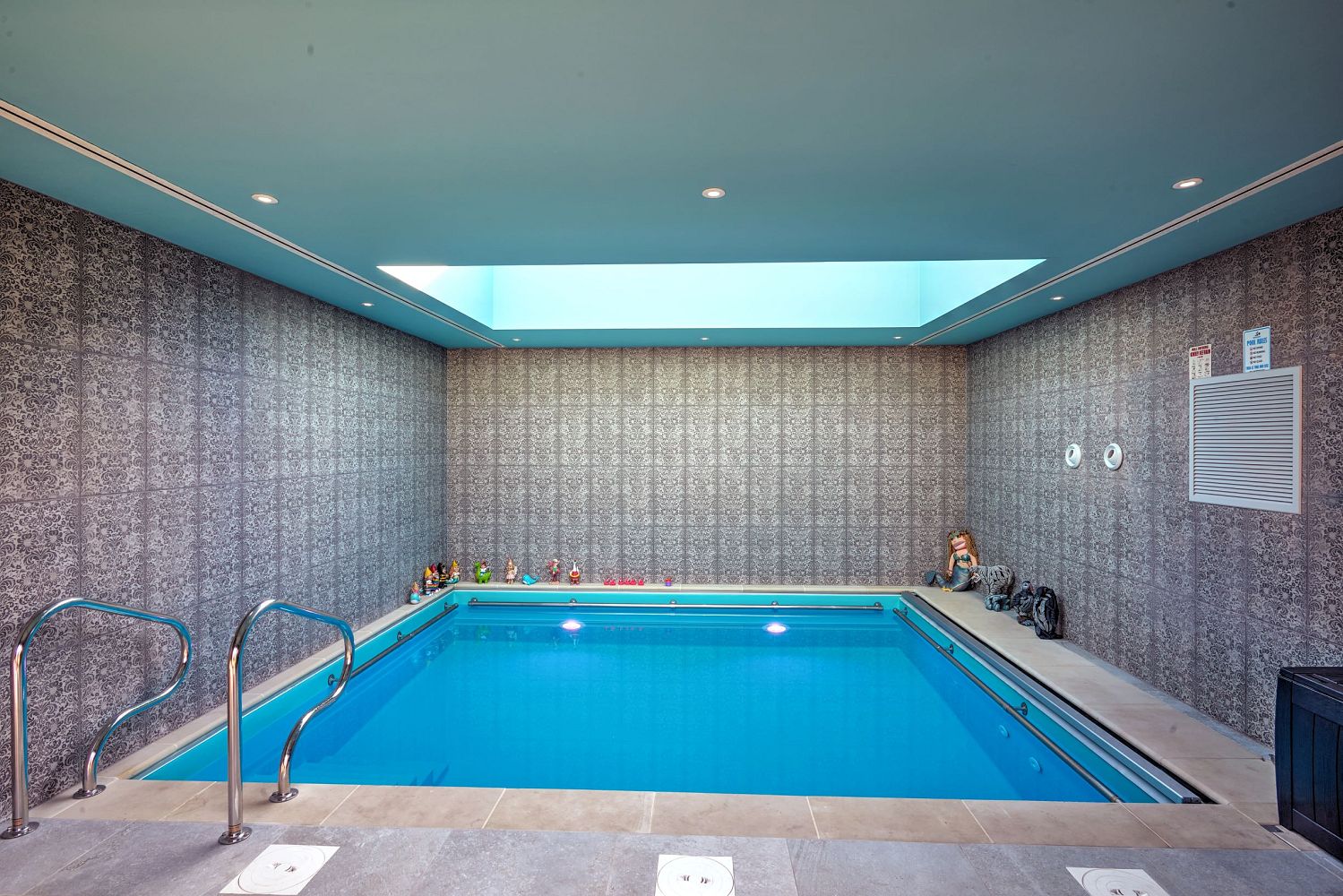 Hydrotherapy pool