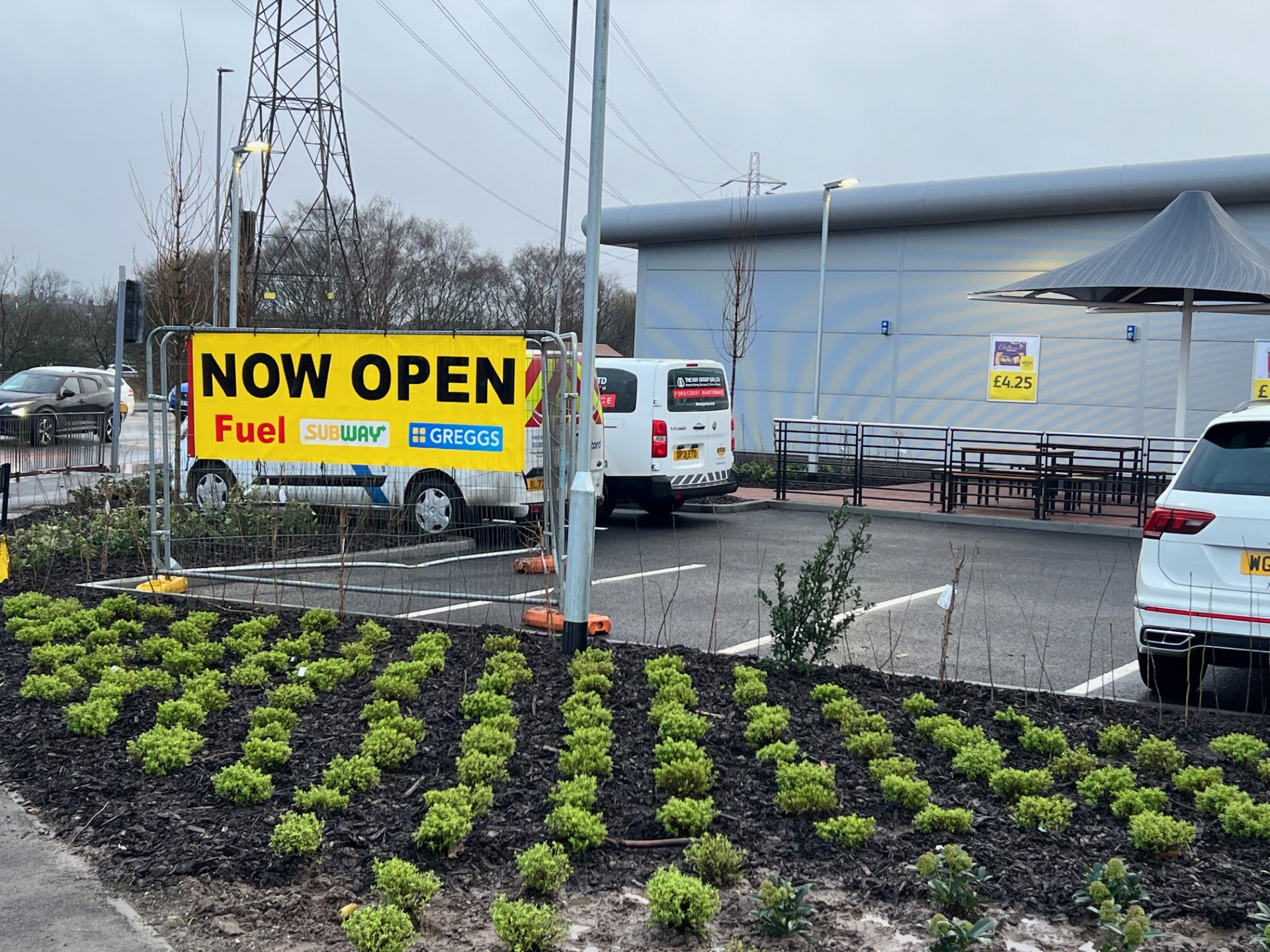Vehicle circulation and forecourt layout at Sandyford Service Station