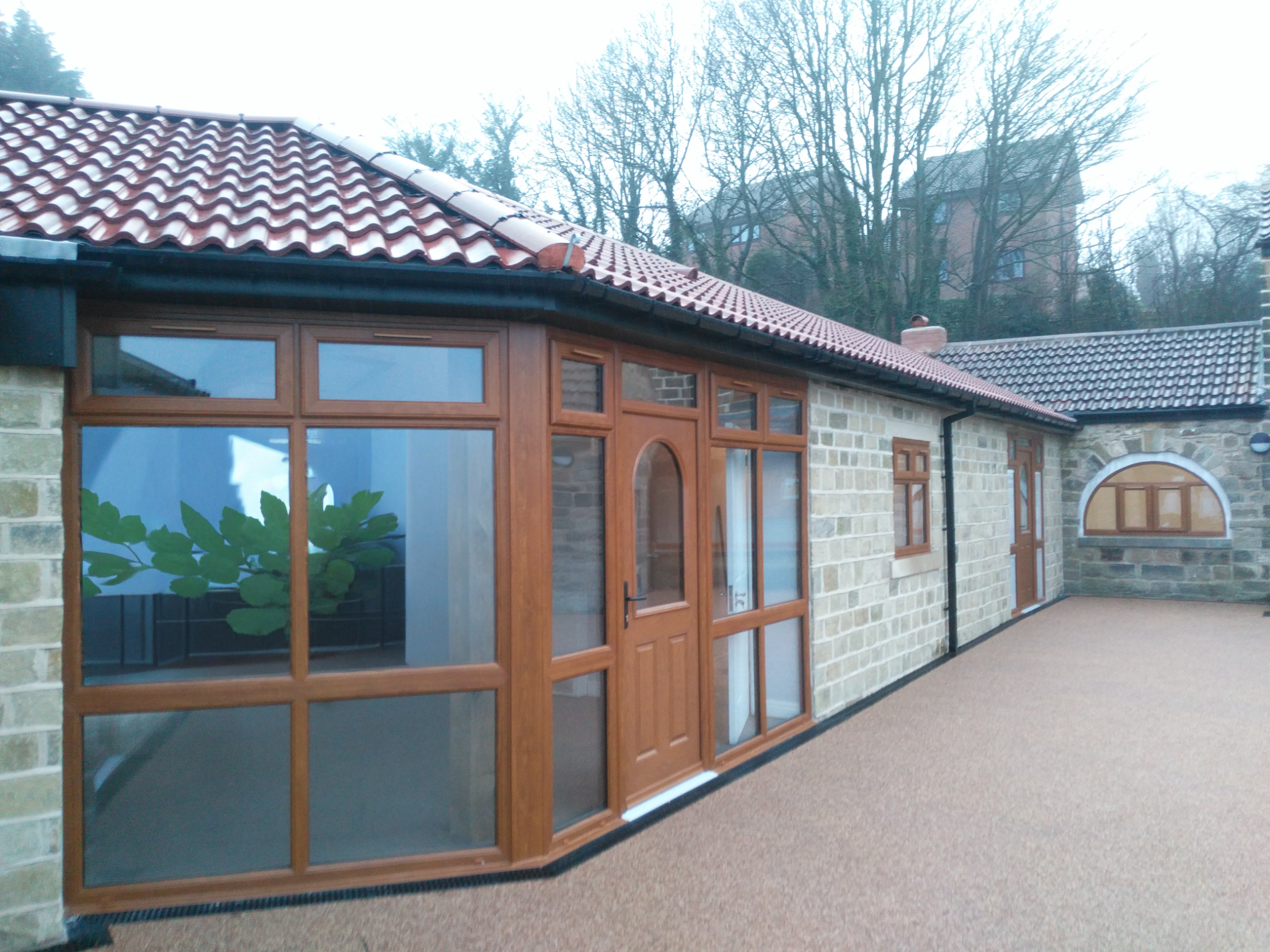 Character-sensitive sandstone conversion with large glazed openings