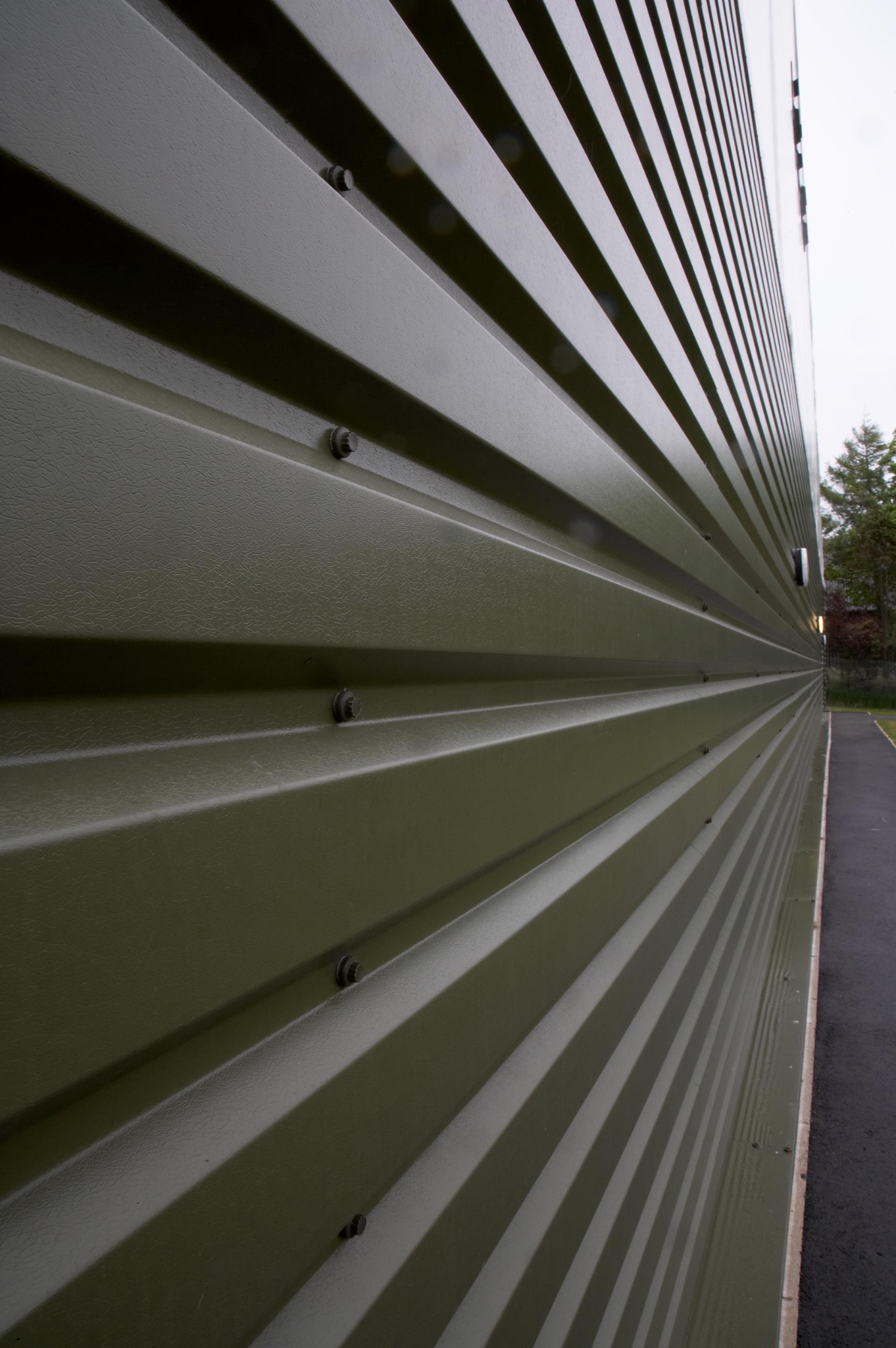 Lightweight fabric roof and steel structure inside the tennis hall